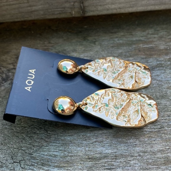 NWT AQUA GOLD TEXTURED DROP EARRINGS - Picture 3 of 5